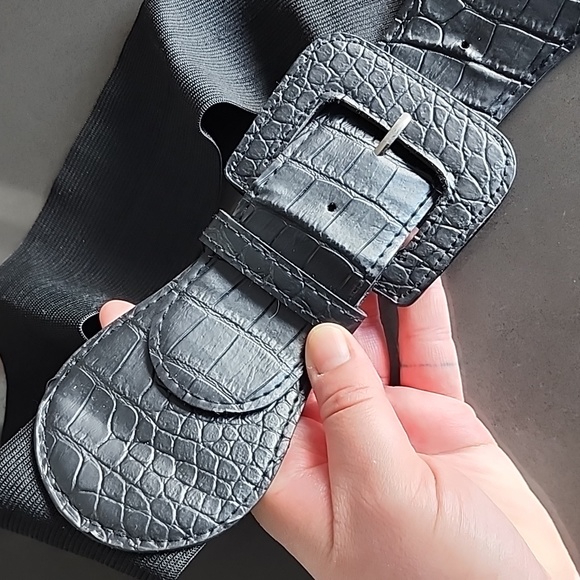 Elastic waist belt. - Picture 3 of 4